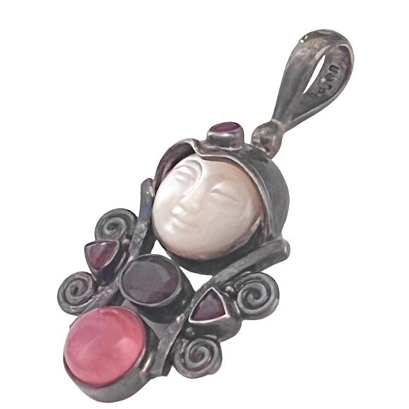 Sajen Silver Pendant Mother of Pearl Moon Face Garnet Ruby Peach Quartz Gemstone